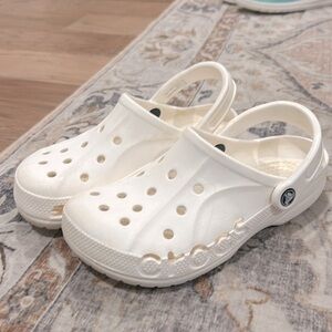Crocs men’s size 5 women’s size 7